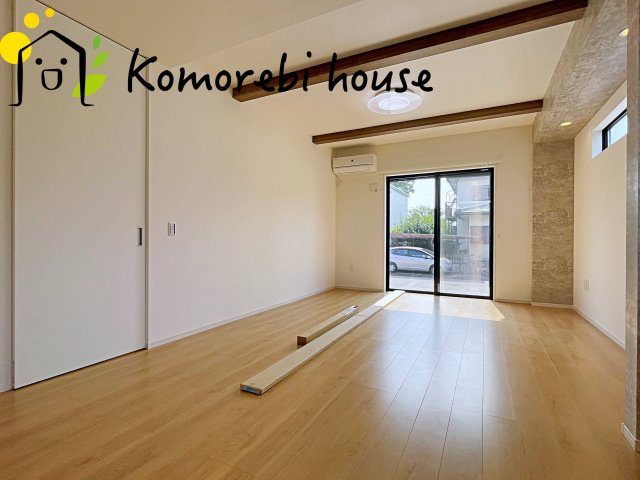 蓮田市綾瀬　2期　新築一戸建て　01の居間・リビング