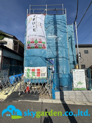 平塚市幸町24-1期　新築戸建　全1棟1号棟の前面道路含む現地写真