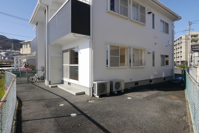 メゾンセガワ　A棟の庭