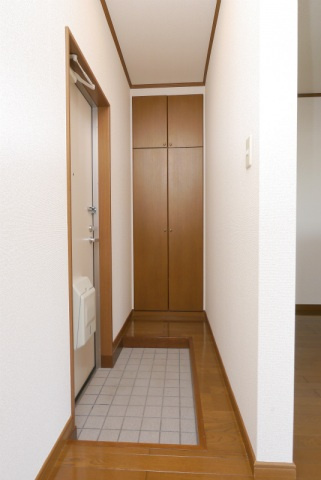 メゾンセガワ　A棟の玄関