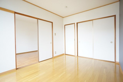 【洋室】 | カルミア・アネックス | ※同物件・反転タイプの写真です。