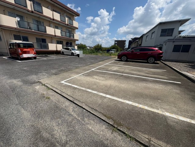 ハイツ川上の駐車場