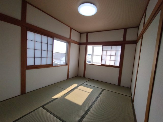 三島江4丁目戸建ての和室|6帖の和室もあって落ち着く空間です♪