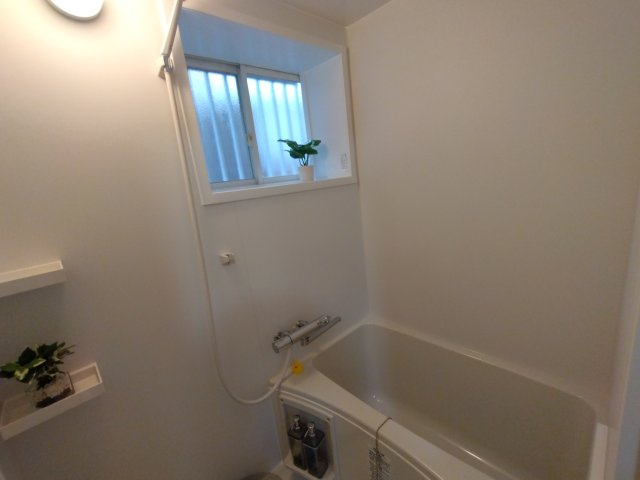 三島江4丁目戸建ての浴室