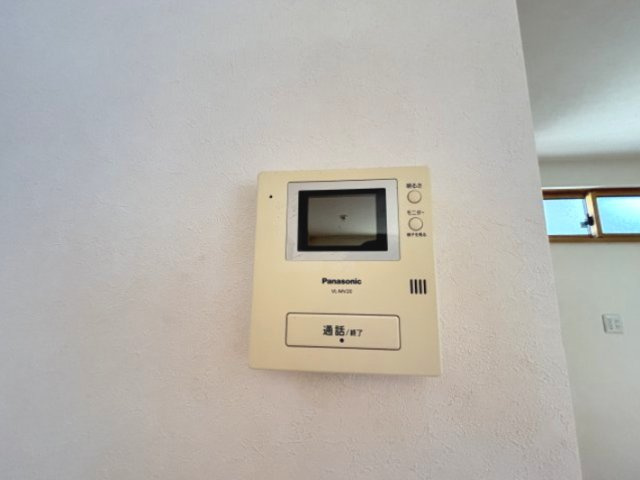 ★安心のモニター付きインターホン★