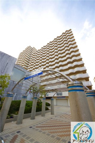 サバービアシティ21　A棟のエントランス