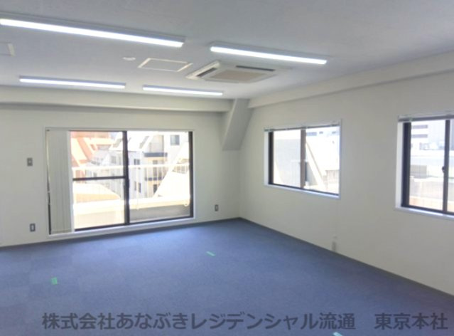タイメイビル の居間・リビング