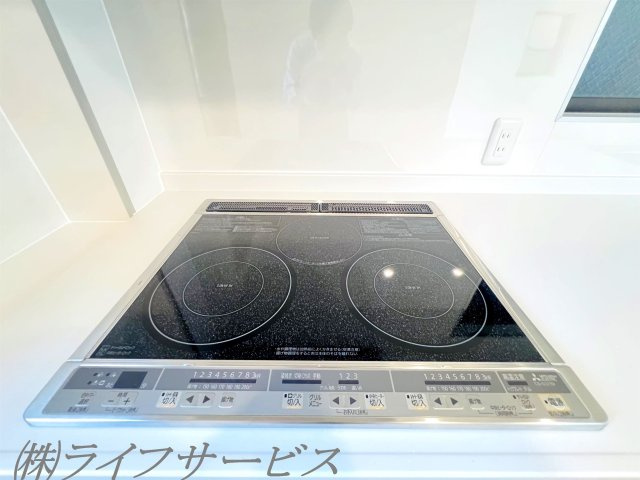 【キッチン】 | 野中南１丁目中古戸建 | システムキッチン／ＩＨクッキングヒーター