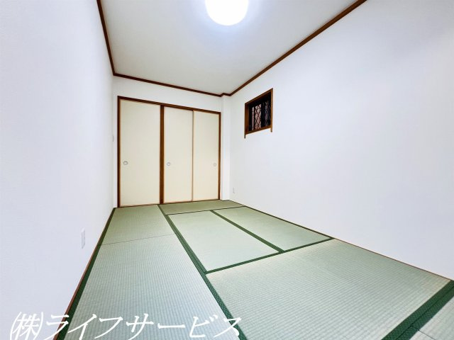 【和室】 | 野中南１丁目中古戸建 | １階和室6.2帖／押入有・目の前はテラスになっています！