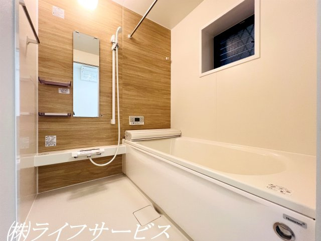 【浴室】 | 野中南１丁目中古戸建 | 浴室／自動お湯張り、追い焚き機能と浴室暖房乾燥機付の機能的な浴室です！
