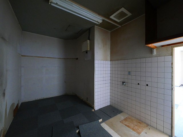 西登美ケ丘ニ丁目店舗の収納