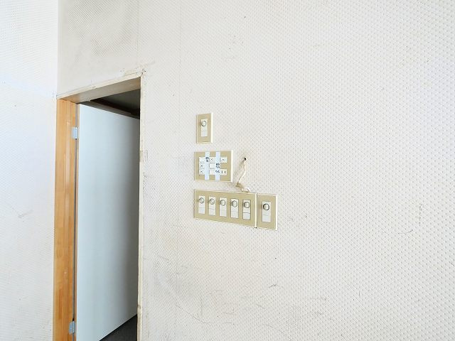 西登美ケ丘ニ丁目店舗の内装