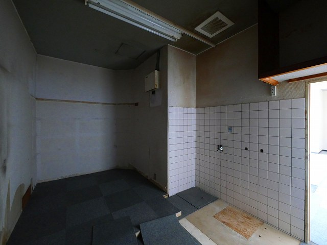 西登美ケ丘ニ丁目店舗の内装