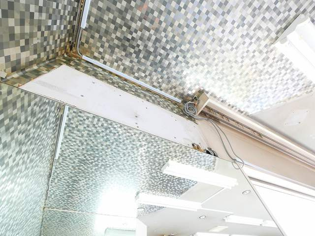 西登美ケ丘ニ丁目店舗の内装