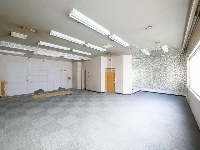 西登美ケ丘ニ丁目店舗の内装