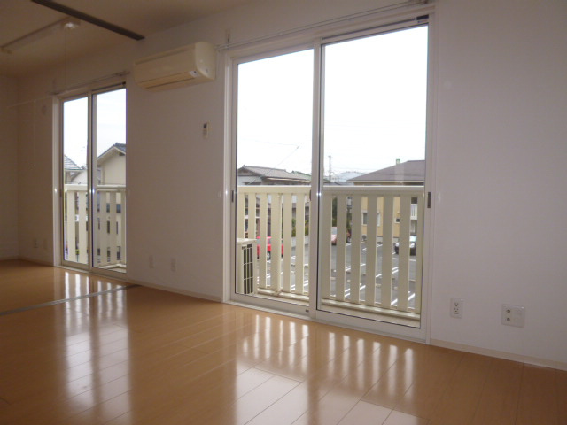 リビングタウン連島Ｆの居間・リビング