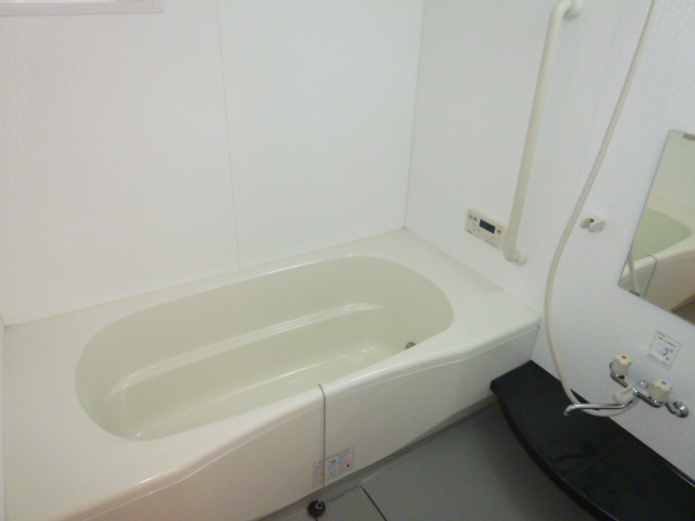 リビングタウン連島Ｆの浴室|追い焚きバス
