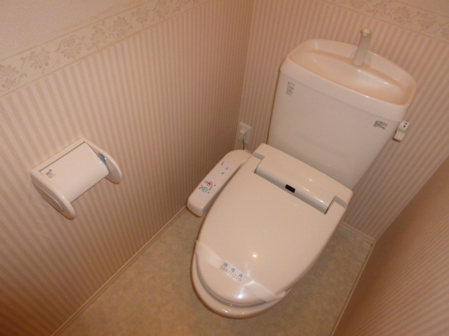 リビングタウン連島Ｆのトイレ|温水洗浄便座
