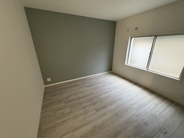 明石市東山町　中古テラスの洋室