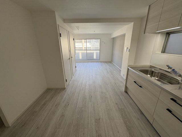 明石市東山町　中古テラスの居間・リビング