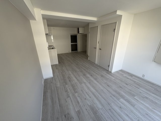 明石市東山町　中古テラスの居間・リビング