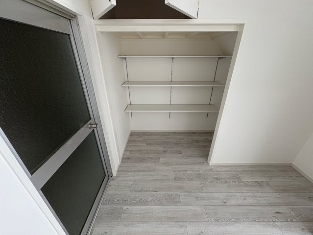 明石市東山町　中古テラスの収納