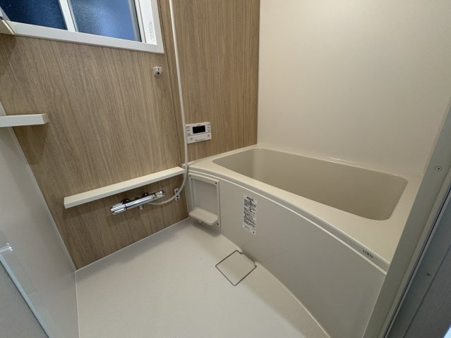 明石市東山町　中古テラスの浴室