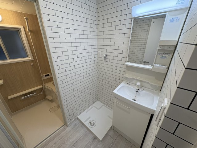 明石市東山町　中古テラスの洗面所