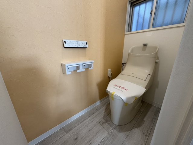 明石市東山町　中古テラスのトイレ