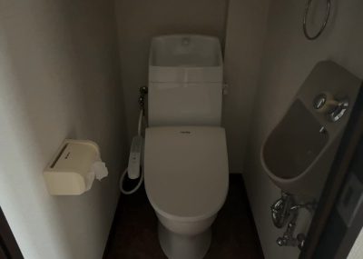 【トイレ】 | シュペルノーヴァ相模原壱番館 | トイレは大きさや形、機能、抗菌性などが異なる多種多彩なタイプが各メーカーから出ています。それぞれに良さがあるため、事前にどういったタイプのトイレがいいのかをご家庭内で決めて、内見に行くといいでしょう。