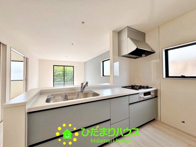 第1幸手円藤内　新築一戸建て　リーブルガーデンのキッチン|対面式キッチンで家族とのコミュニケーションの機会も増えます！