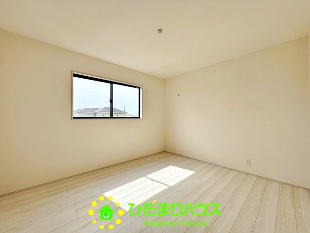 第1幸手円藤内　新築一戸建て　リーブルガーデンの寝室|家族みんなでおやすみになれる広々7.5帖主寝室！