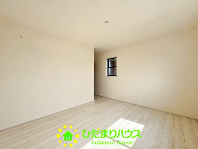 第1幸手円藤内　新築一戸建て　リーブルガーデンの収納|衣類はもちろんキャリーケースなどもしまえます！