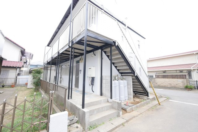 売アパート　ラルーチェさんむ　の外観