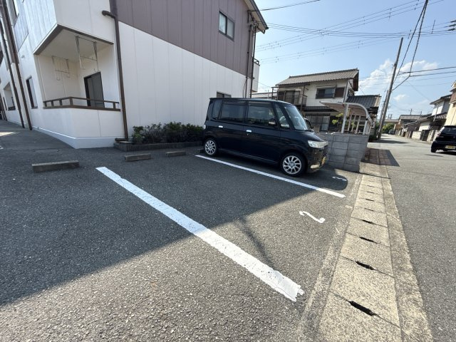 プラムハイツの駐車場
