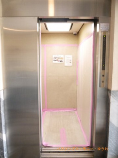 【その他共用部分】 | 勿論、エレベーターが設置されています。