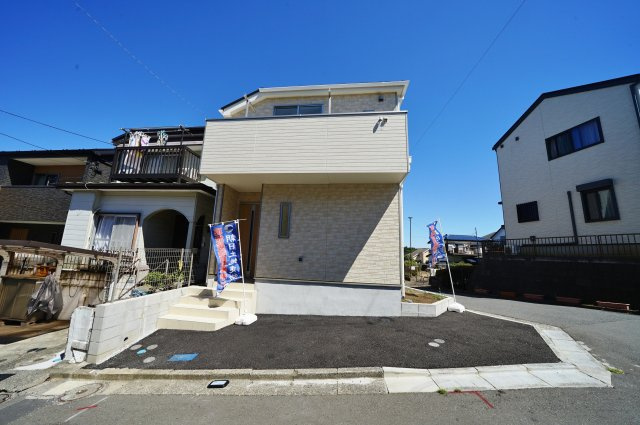 【横浜市旭区金が谷2丁目18-7新築戸建て】★仲介手数料無料★（笹野台小学校・希望が丘中学校）の外観
