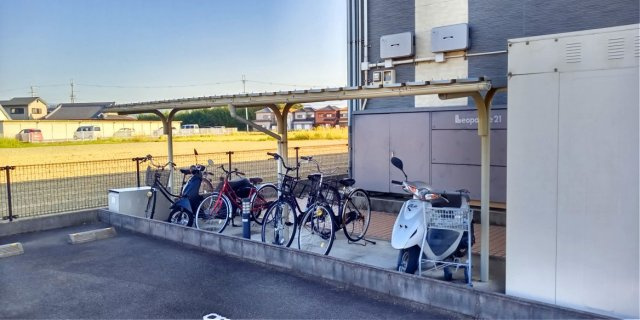 【その他】 | レオパレス岩出上野 | 屋根付き駐輪場