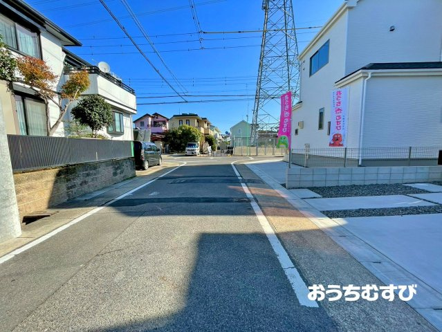 守山区桔梗平3期(全3棟)の前面道路含む現地写真
