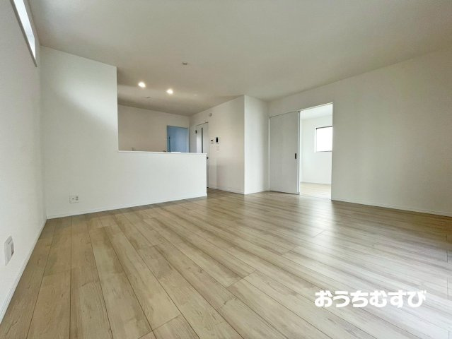 守山区桔梗平3期(全3棟)の居間・リビング