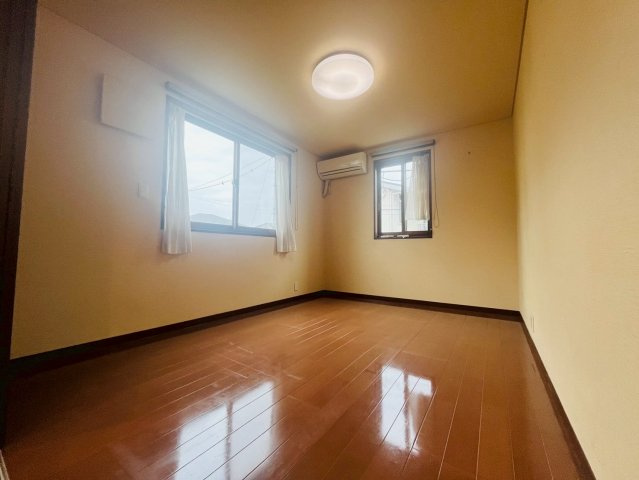 高崎市下中居町中古戸建の洋室