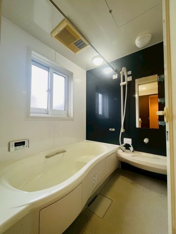 高崎市下中居町中古戸建の浴室