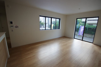 【居間・リビング】 | 【仲介手数料無料！！】府中市栄町1丁目　新築戸建て（全1棟）1号棟　5869万円