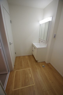 【脱衣所】 | 【仲介手数料無料！！】府中市栄町1丁目　新築戸建て（全1棟）1号棟　5869万円 | 洗面所