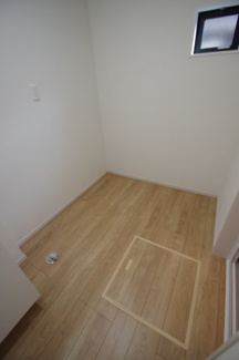 【脱衣所】 | 【仲介手数料無料！！】府中市栄町1丁目　新築戸建て（全1棟）1号棟　5869万円 | 洗面所が広いです