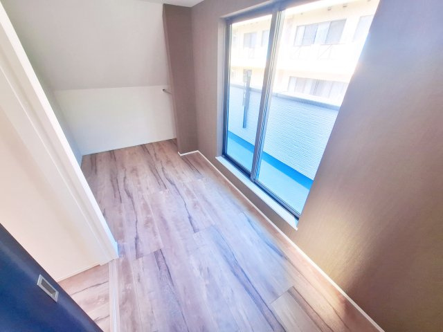 【洋室】 | 足立区青井４丁目　新築戸建 | 青井駅徒歩８分の新邸！車庫付き、所有権の３LDKです♪ご内覧可能となりました！