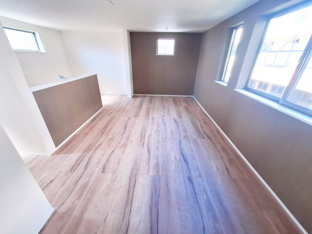 【居間・リビング】 | 足立区青井４丁目　新築戸建 | 青井駅徒歩８分の新邸！車庫付き、所有権の３LDKです♪ご内覧可能となりました！