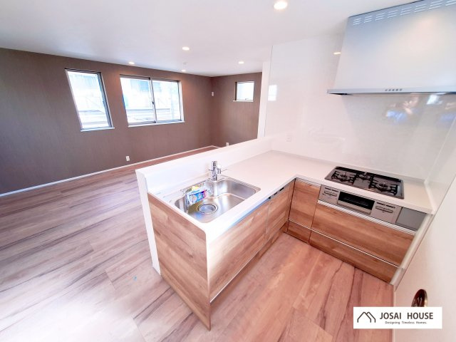 【キッチン】 | 足立区青井４丁目　新築戸建 | 青井駅徒歩８分の新邸！車庫付き、所有権の３LDKです♪ご内覧可能となりました！