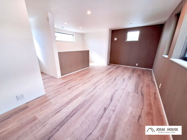 【居間・リビング】 | 足立区青井４丁目　新築戸建 | 青井駅徒歩８分の新邸！車庫付き、所有権の３LDKです♪ご内覧可能となりました！