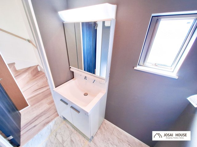 【独立洗面台】 | 足立区青井４丁目　新築戸建 | 青井駅徒歩８分の新邸！車庫付き、所有権の３LDKです♪ご内覧可能となりました！